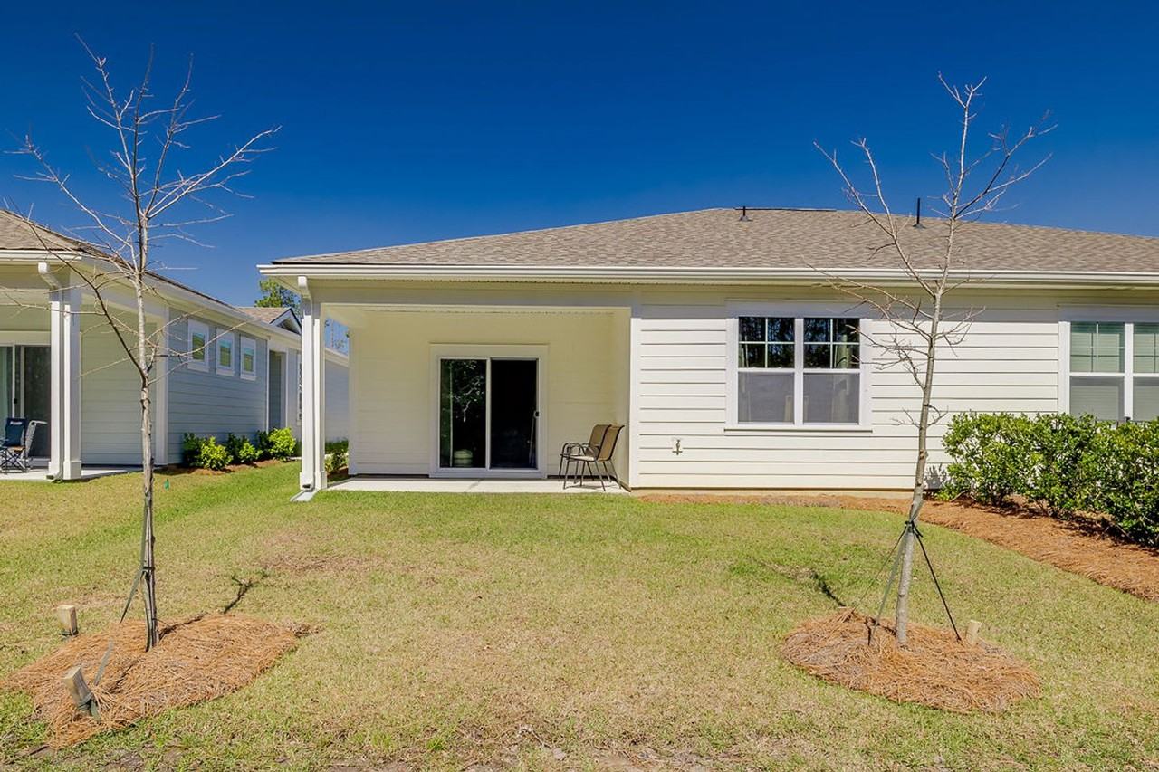 151 Holloway Hl - Photo 4 of 50