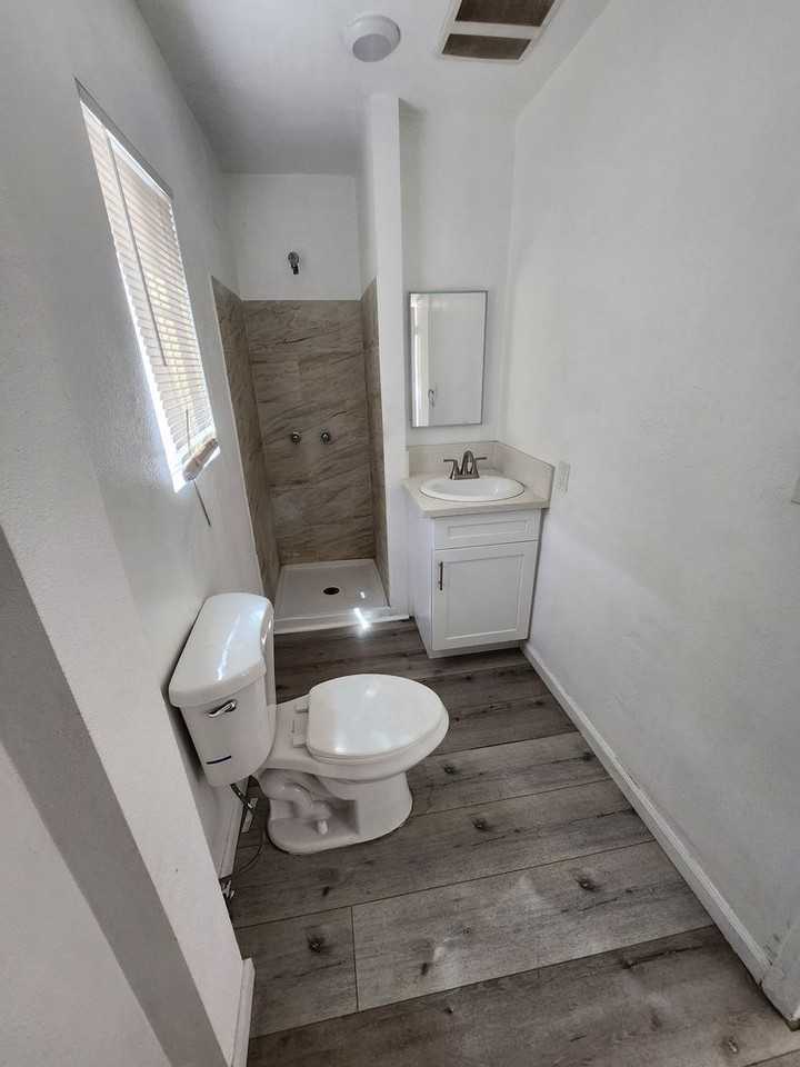 California Ave 7716 - Photo 5 of 14