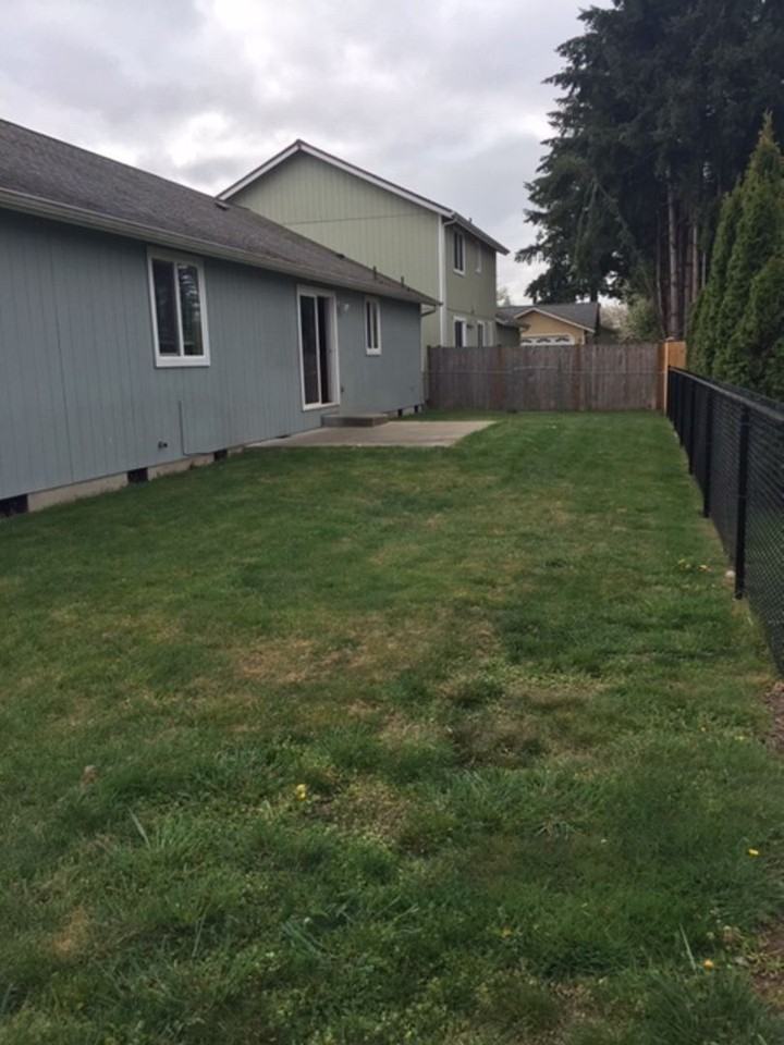 3418 Fords Prairie Ave - Photo 2 of 16
