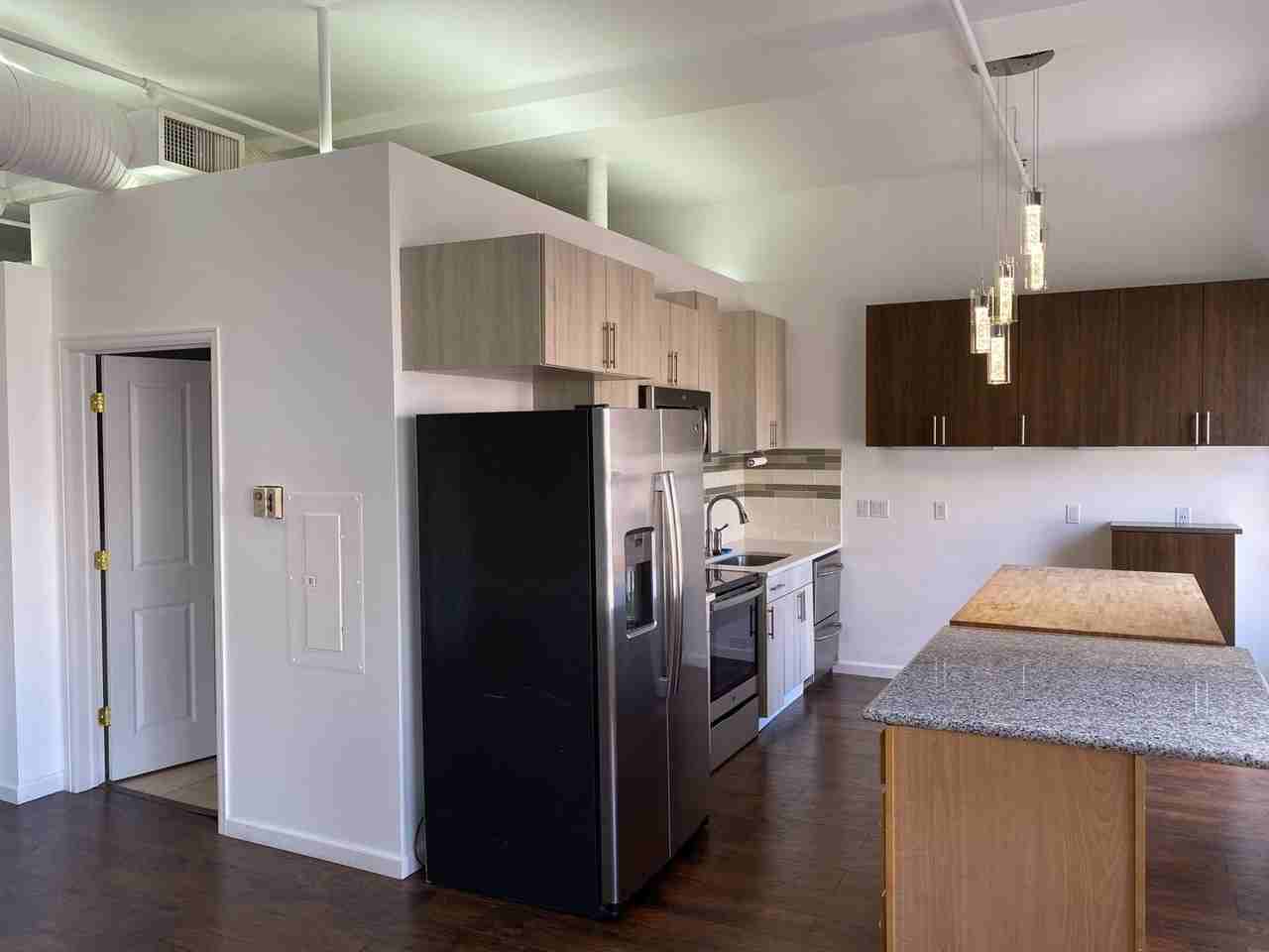 1555 California St - Photo 2 of 16