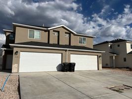 featured image of 2656 N Clark Pkwy