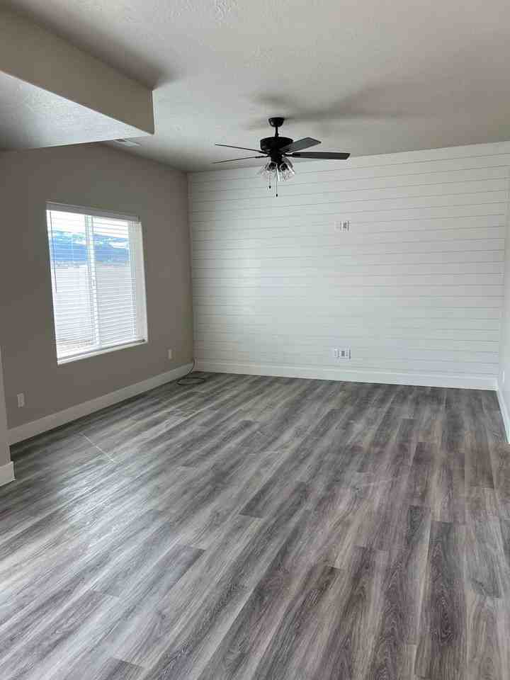 2656 N Clark Pkwy - Photo 5 of 16