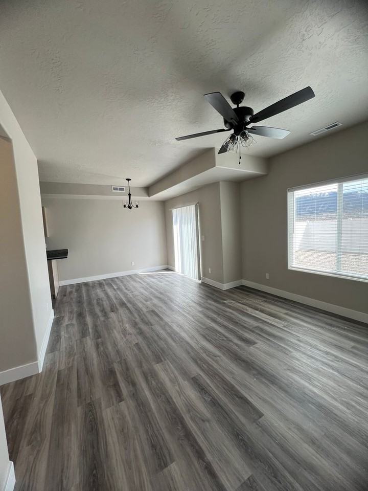 2656 N Clark Pkwy - Photo 6 of 16