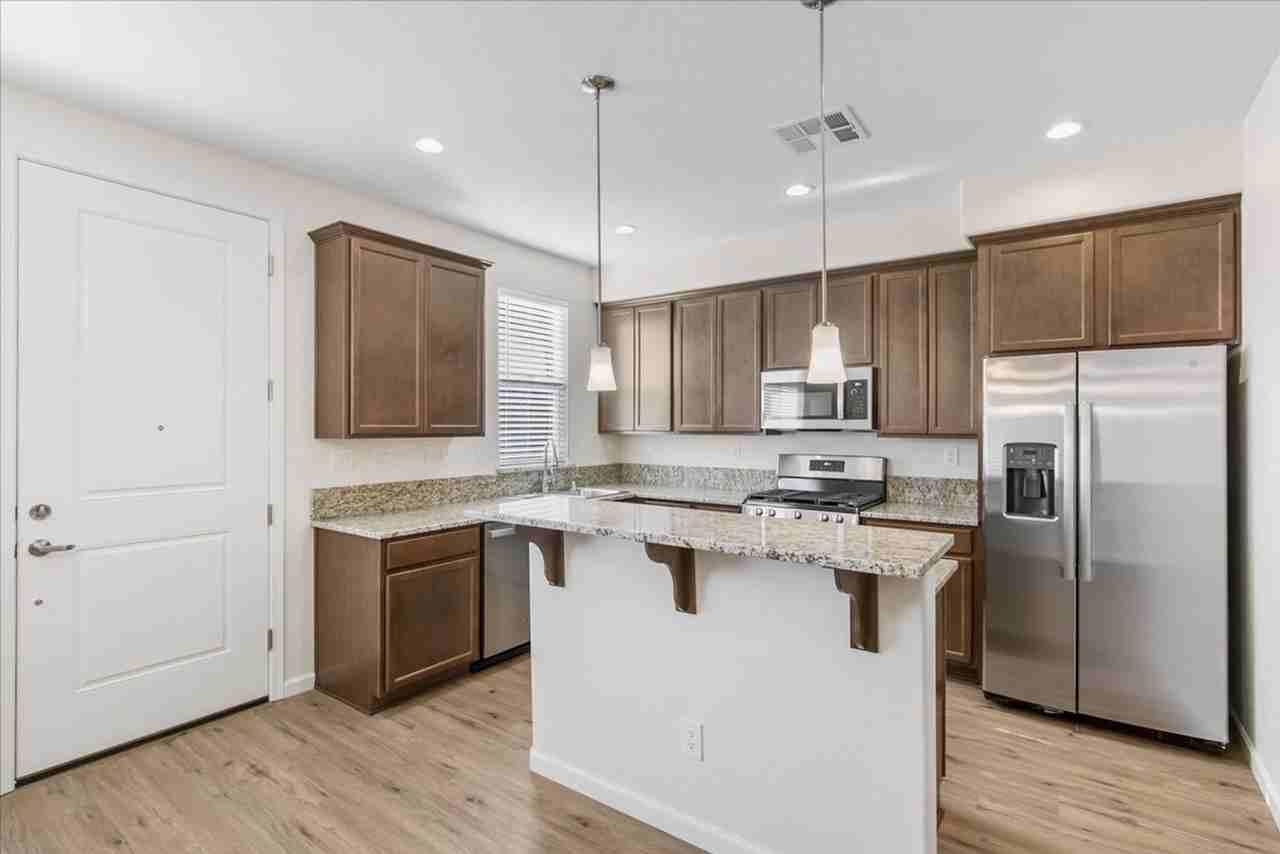 2279 Shady Canyon Dr - Photo 3 of 32