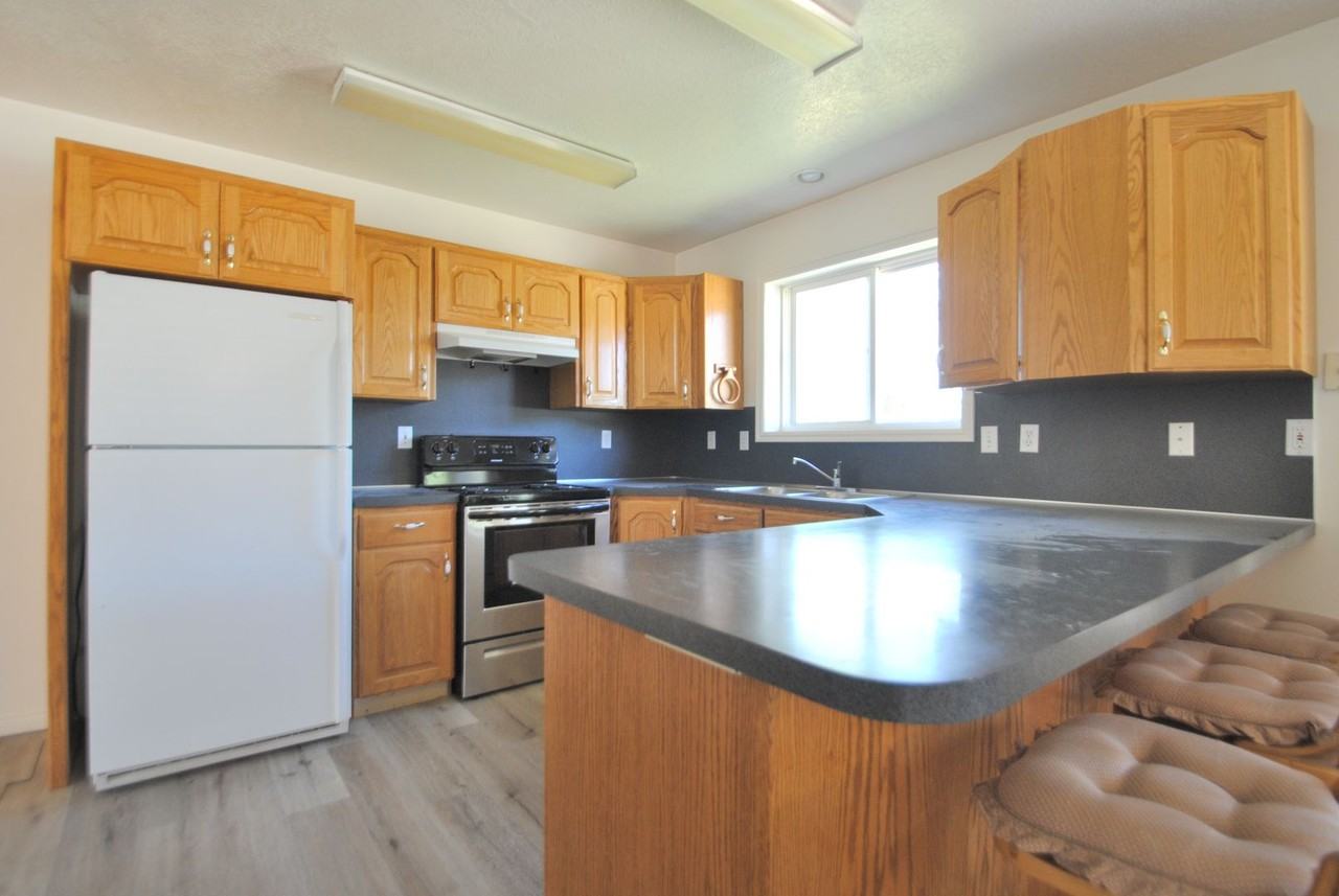 289 E 9200 S - Photo 2 of 15