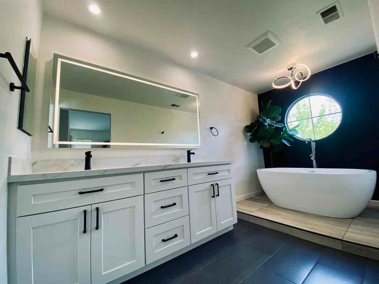 2849 Parkway Dr - Photo 2 of 15