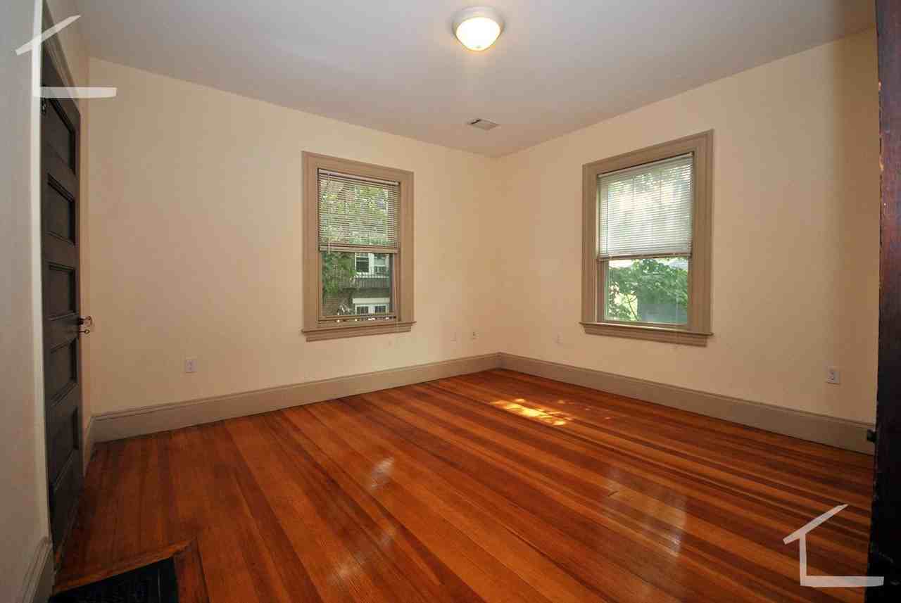 58 Englewood Avenue - Photo 3 of 19