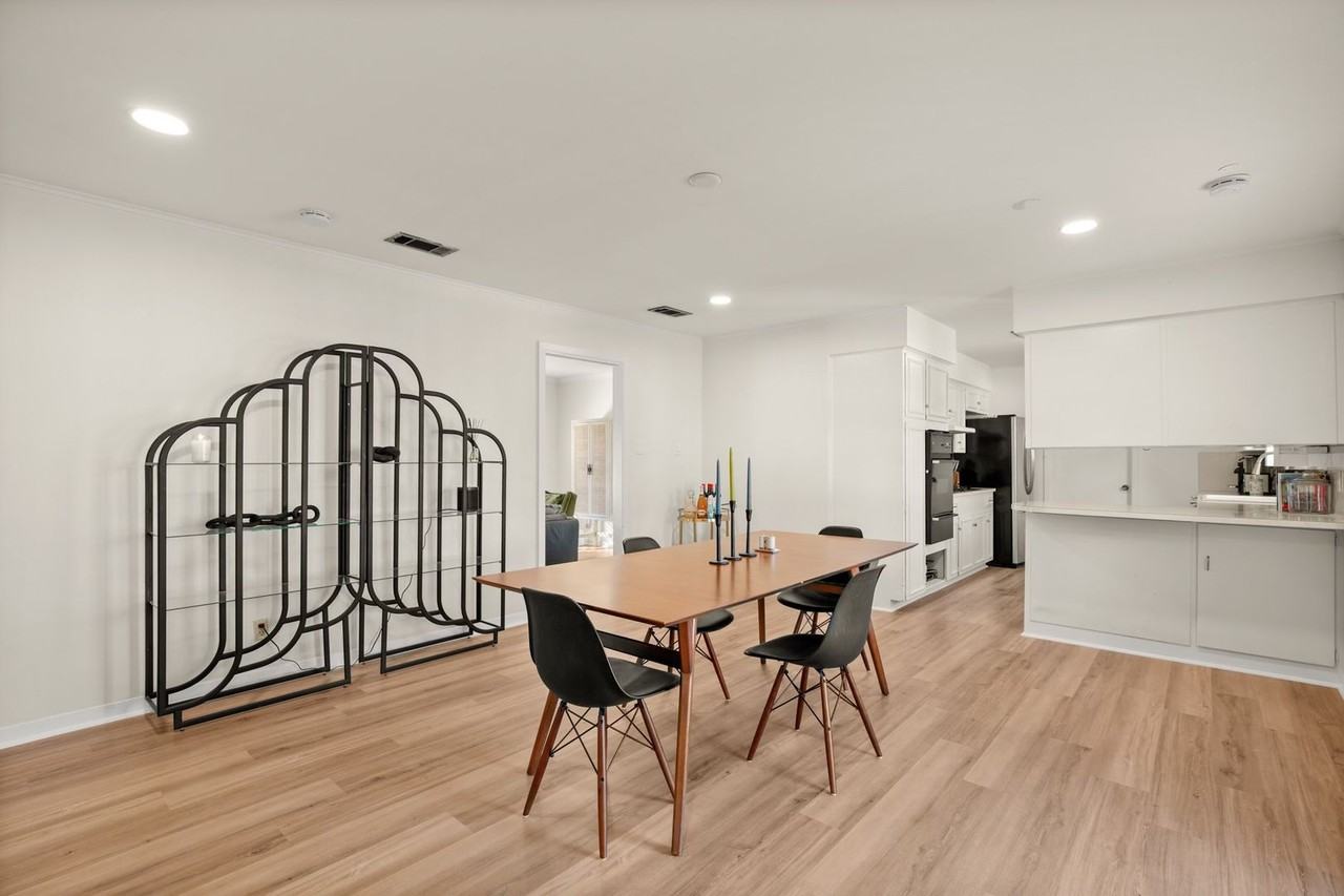 11805 Oak Trl - Photo 2 of 23