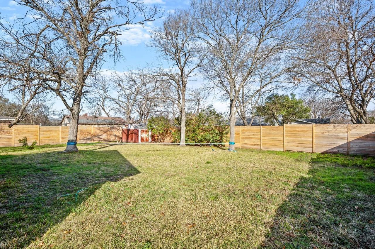 11805 Oak Trl - Photo 6 of 23