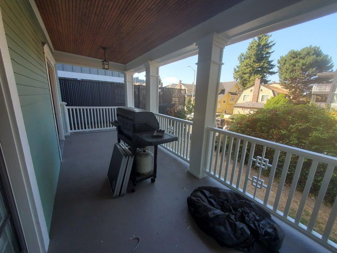 5622 15th Ave Ne #A - Photo 2 of 19