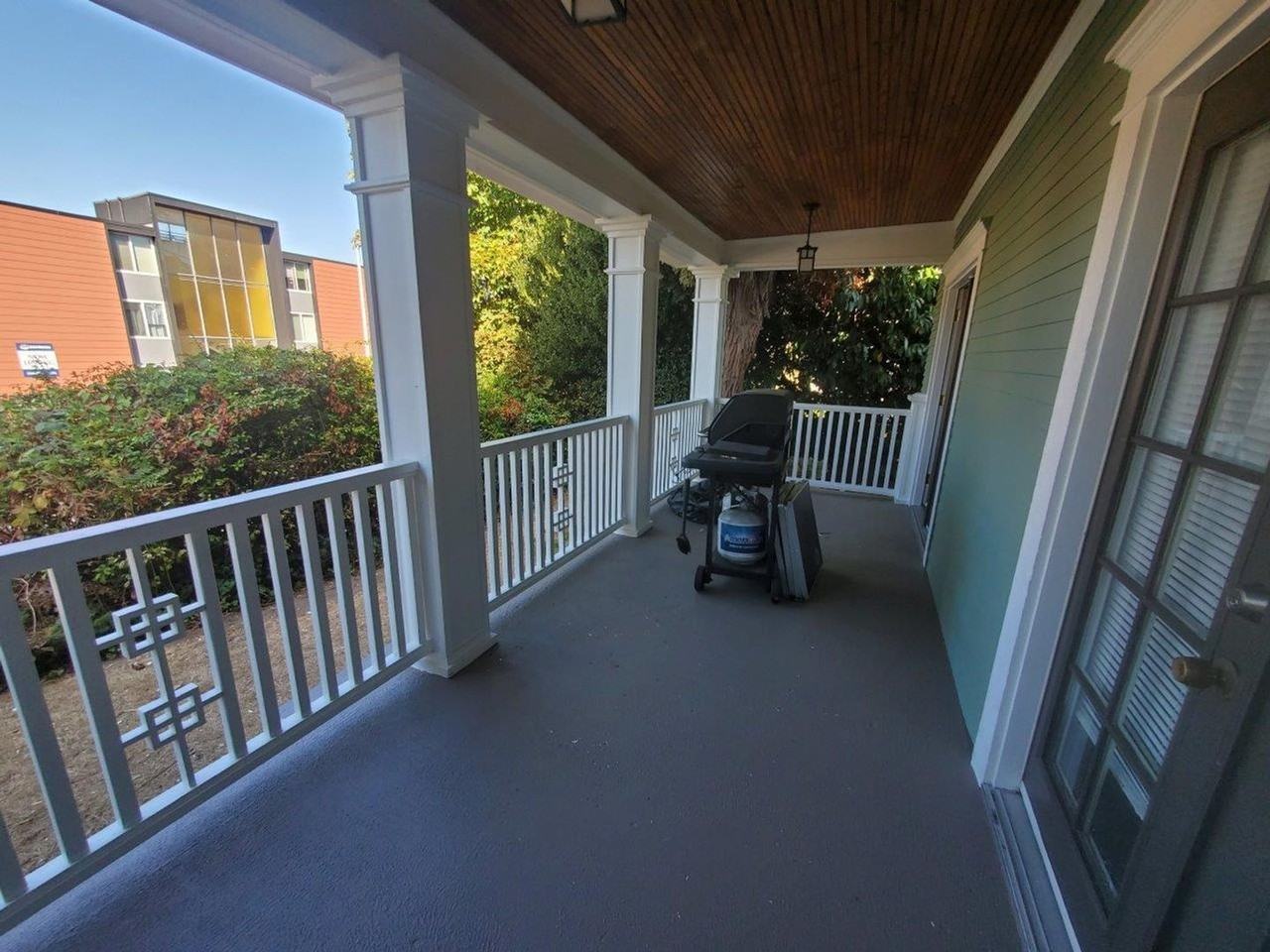 5622 15th Ave Ne #A - Photo 3 of 19