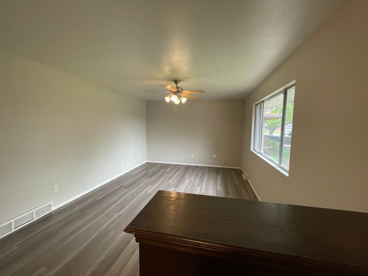 1605 Larch St - Photo 2 of 12