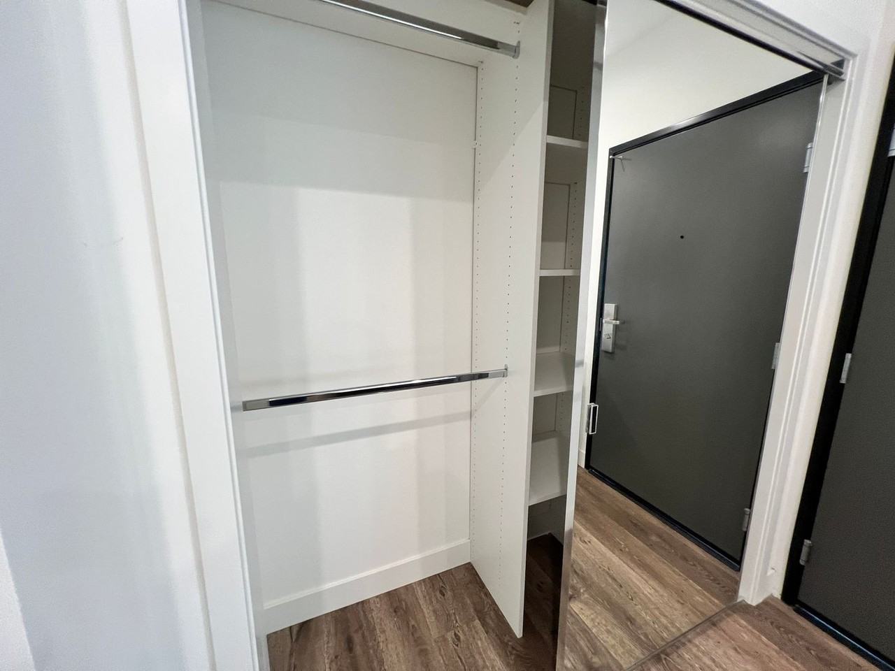 Ecco Selby - Photo 6 of 21