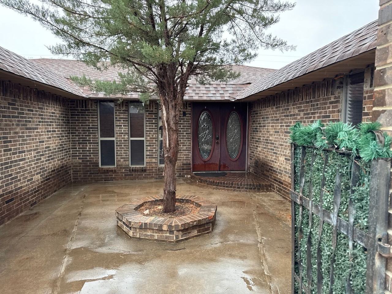 1317 Lexington Rd - Photo 2 of 43