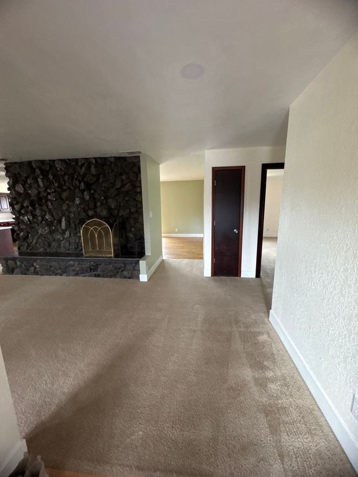 1317 Lexington Rd - Photo 4 of 43