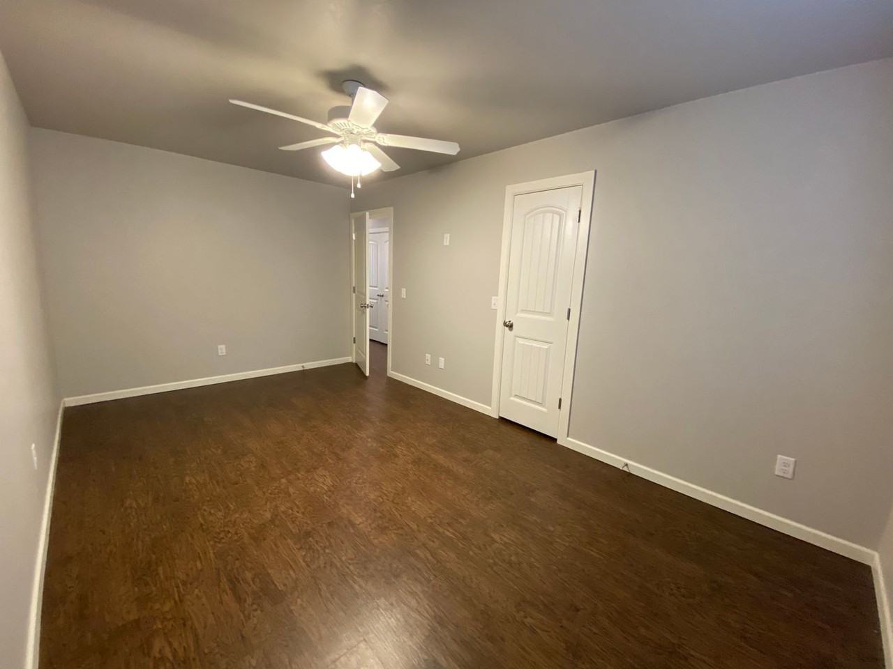 11506 N Lincoln Blvd - Photo 2 of 14