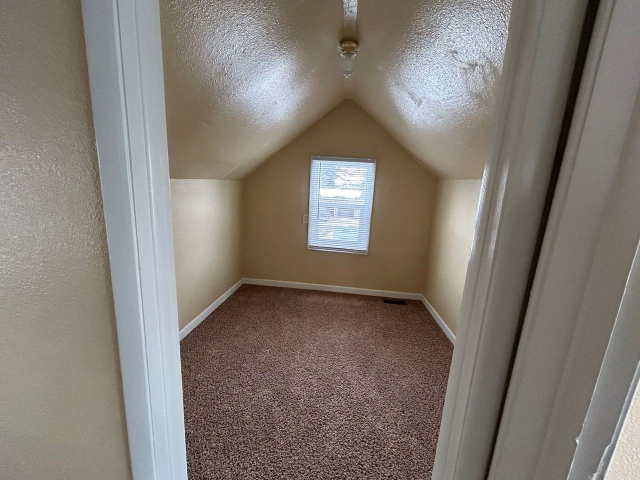 1544 1st St W - Photo 5 of 15