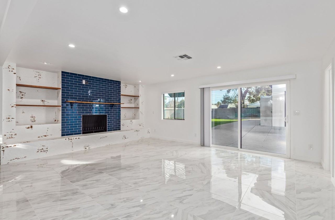 2817 N 29th Pl - Photo 5 of 42