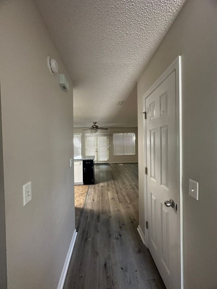 408 Sandy Oak Dr - Photo 3 of 30