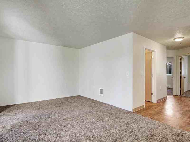 1225 E Westview Ct - Photo 3 of 38