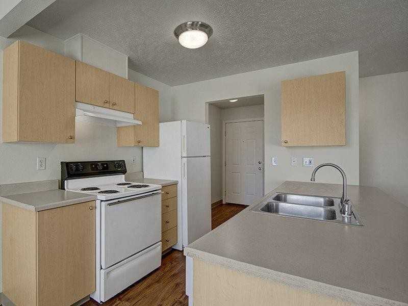 1225 E Westview Ct - Photo 3 of 38