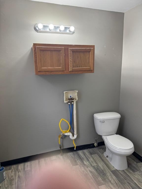 684 Linden St - Photo 6 of 11