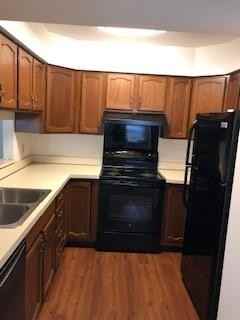 400 Clendenin St Apt G - Photo 3 of 13
