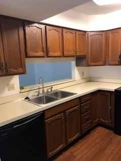 400 Clendenin St Apt G - Photo 4 of 13