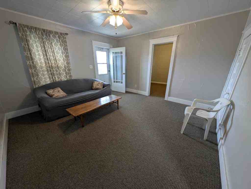 711 Elm St - Photo 2 of 8