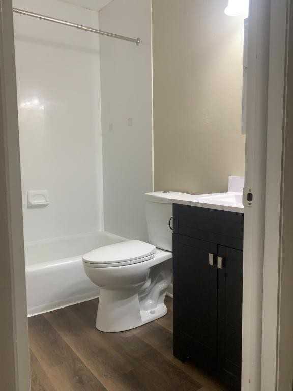 136 W Klubertanz Dr ##Apt - Photo 4 of 9