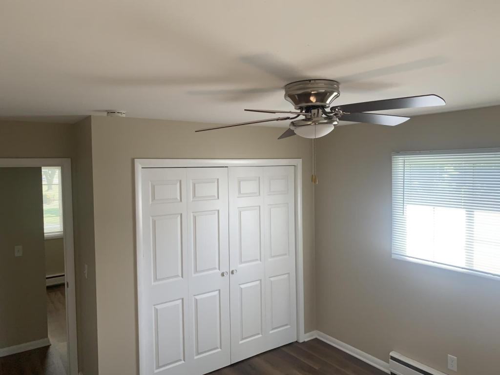 136 W Klubertanz Dr ##Apt - Photo 6 of 9