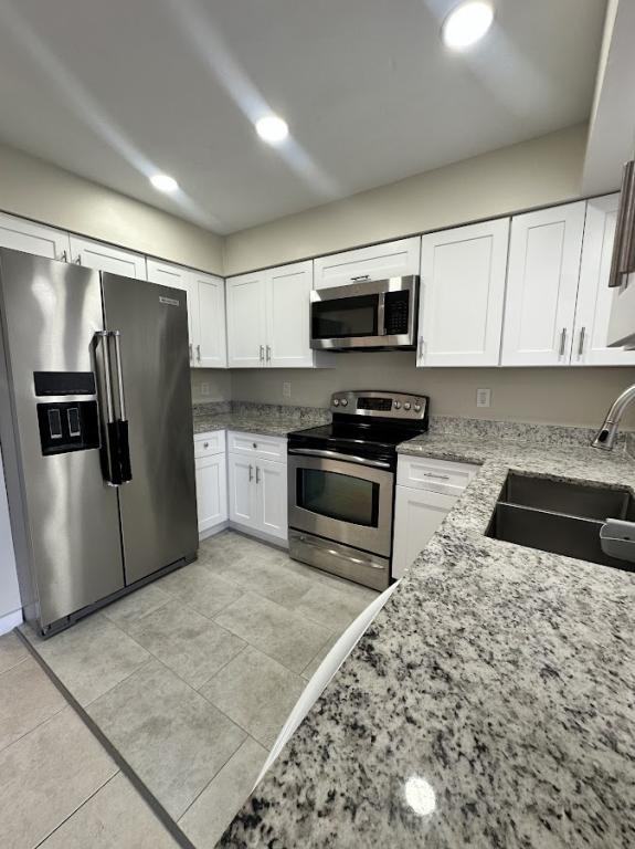 741 Ne 7th Pl - Photo 5 of 8