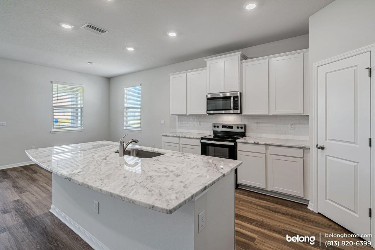 16037 7th Ave E - Photo 7 of 39
