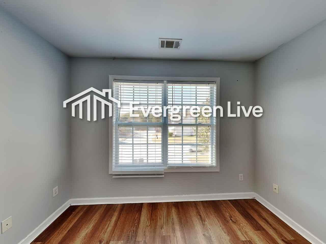 5751 Castlebrook Dr - Photo 7 of 15