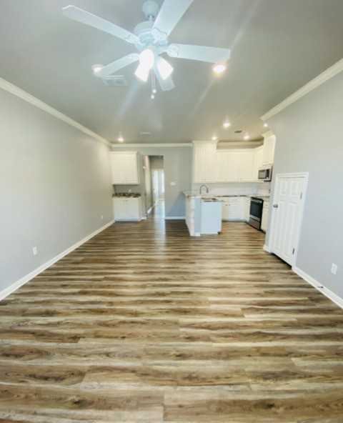 716 S Main St - Photo 2 of 13