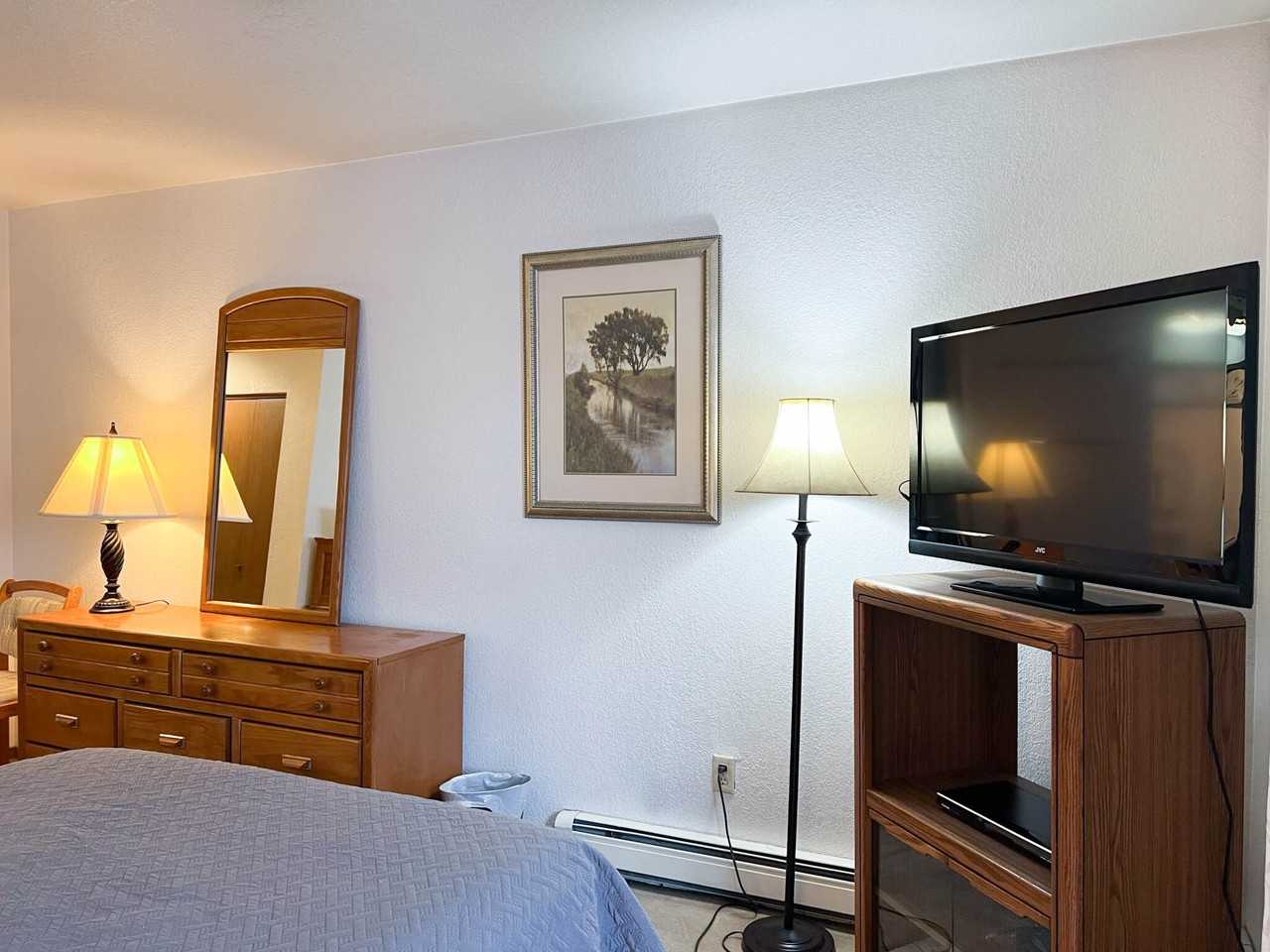 315 E 12th Ave #1 - Photo 4 of 18