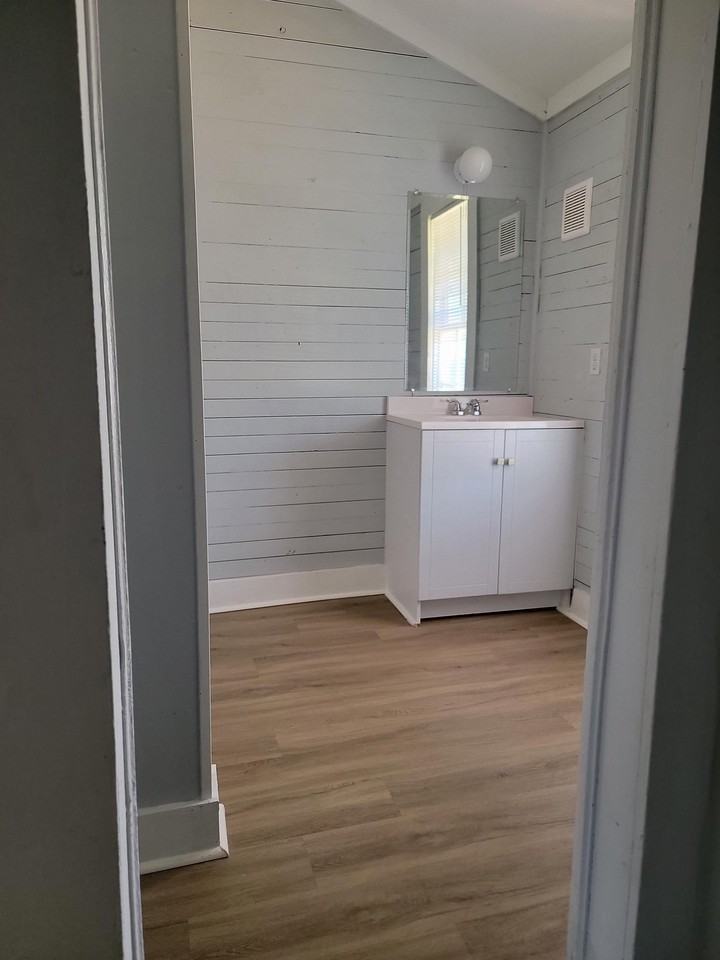 533 W 4th St #3 - Photo 4 of 4