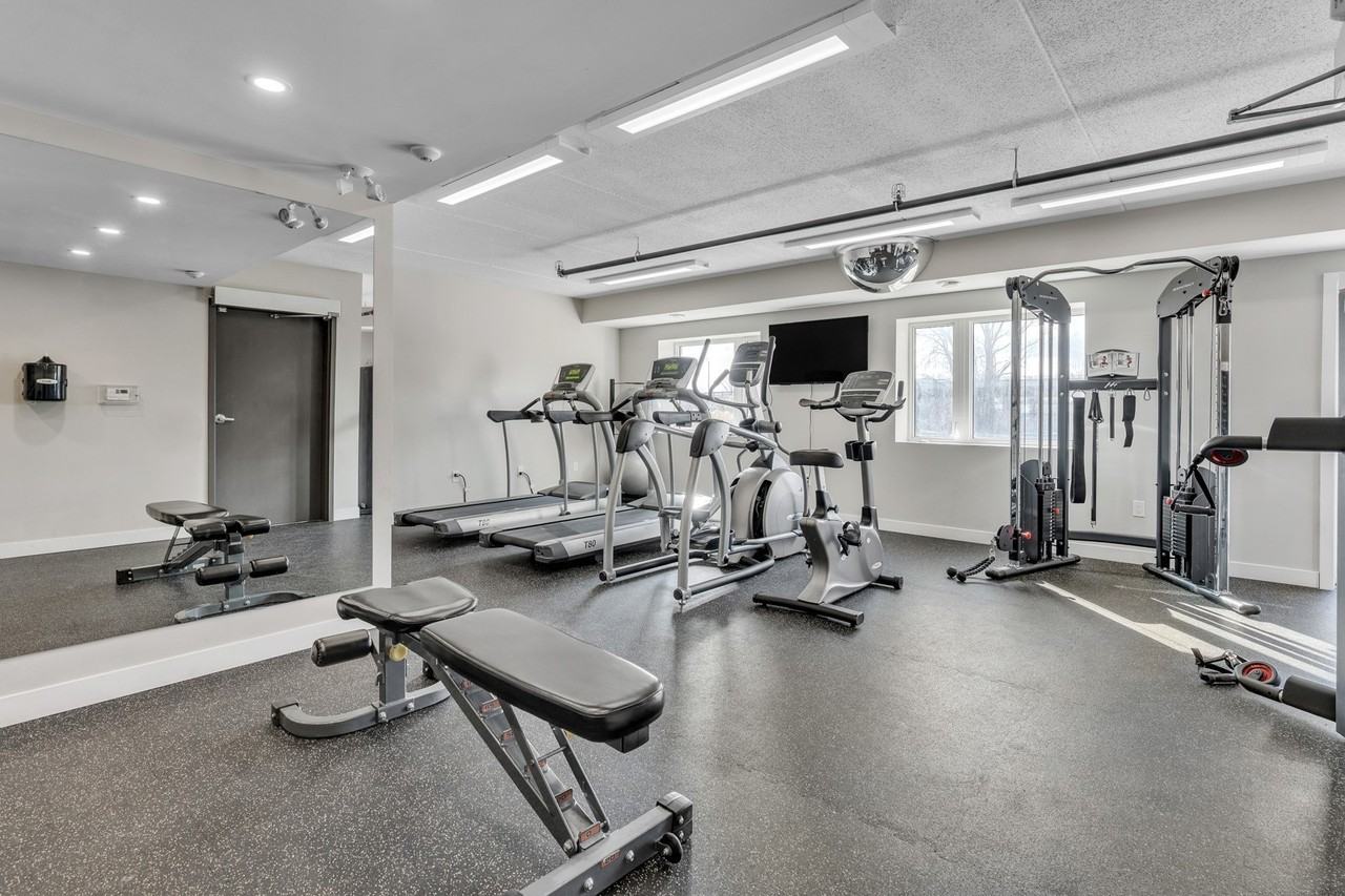 Ridgeway Suites Apartments - Photo 6 of 26