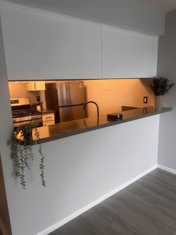 WALNUT MANOR SA APTS - Photo 2 of 5