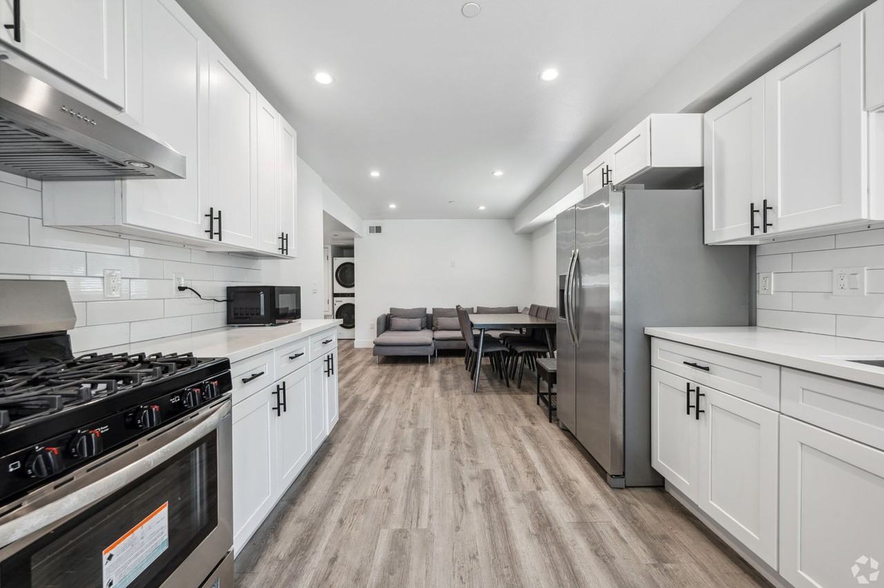 MH Liping 3505 Raymond Ave - Photo 7 of 9