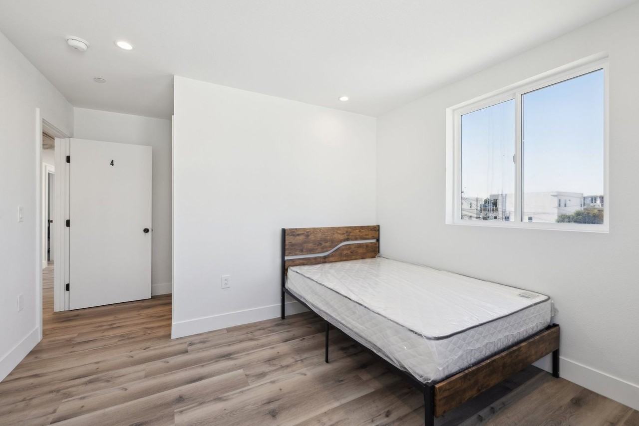 Leo P 3111 Walton Ave - Photo 7 of 9