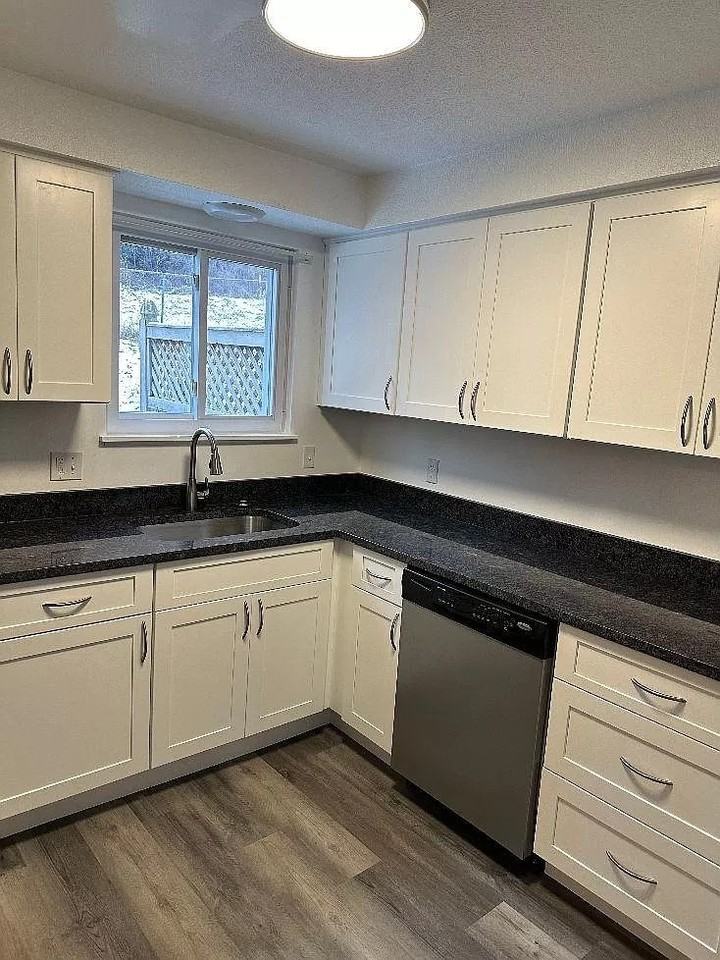 252 West St #5 - Photo 2 of 8