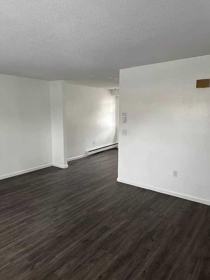 252 West St #5 - Photo 7 of 8