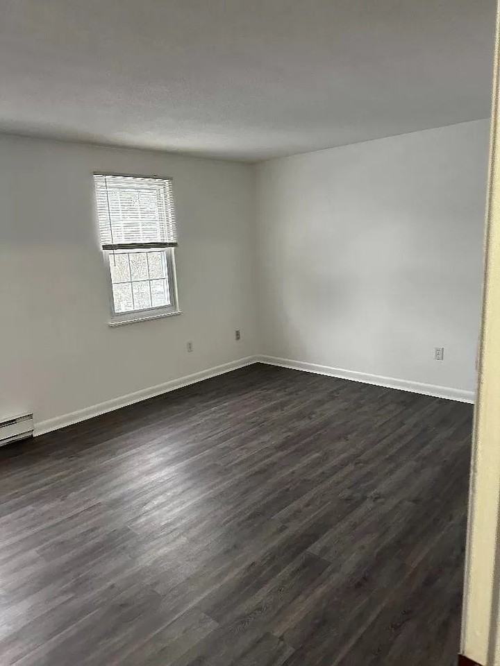 252 West St #5 - Photo 3 of 8