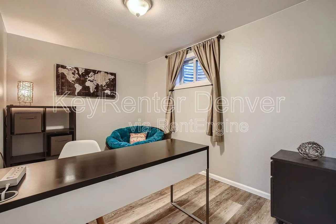 5327 Independence St #B - Photo 4 of 29