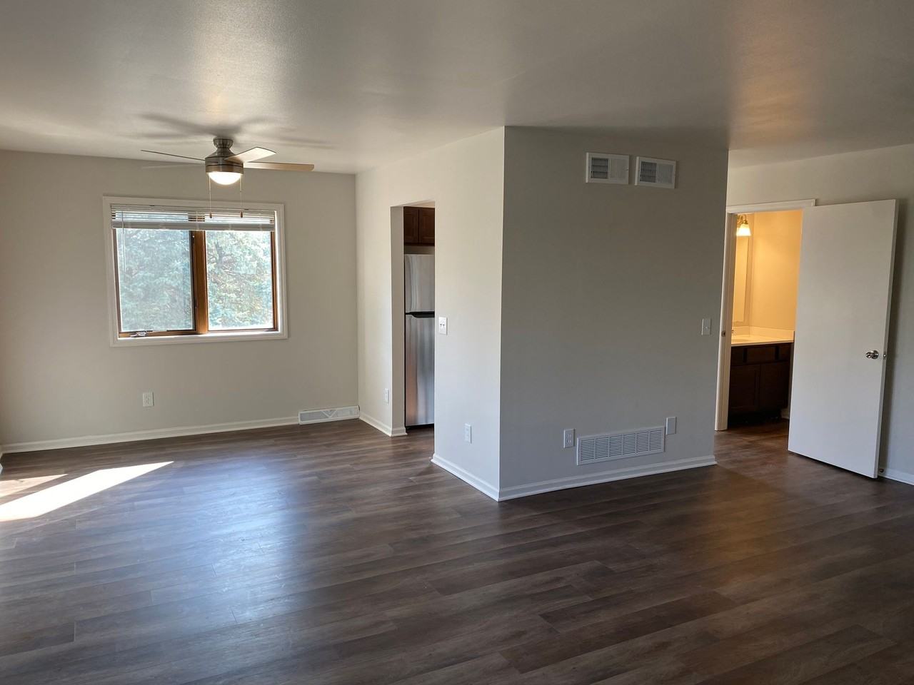 1st Month FREE and REDUCED rent on select few townhomes, hurry and apply before this opportunity slips away! - Photo 5 of 9