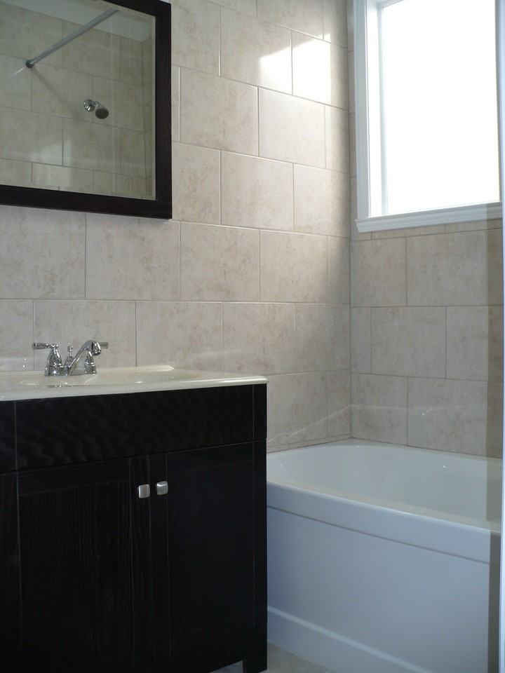 794 4e Avenue - Photo 4 of 7