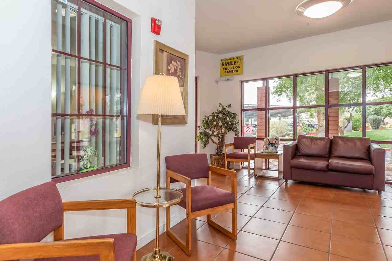 La Cascada II Apartments - Photo 3 of 10