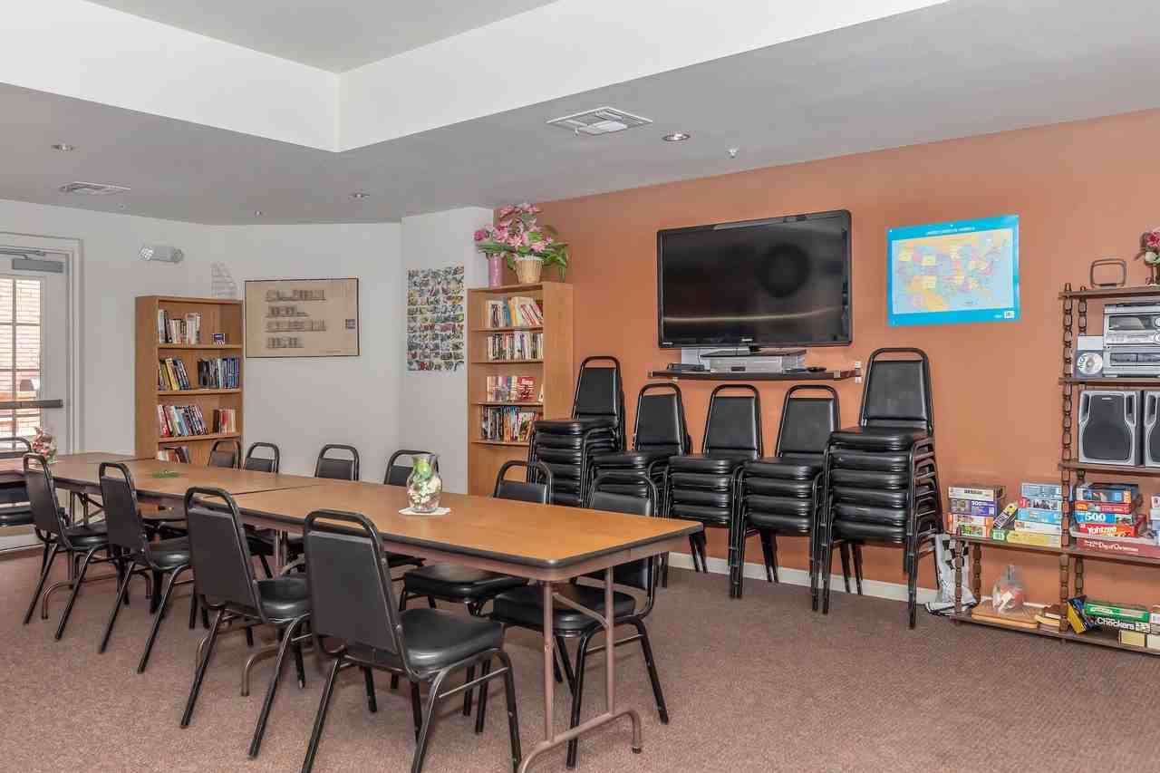 La Cascada II Apartments - Photo 6 of 10