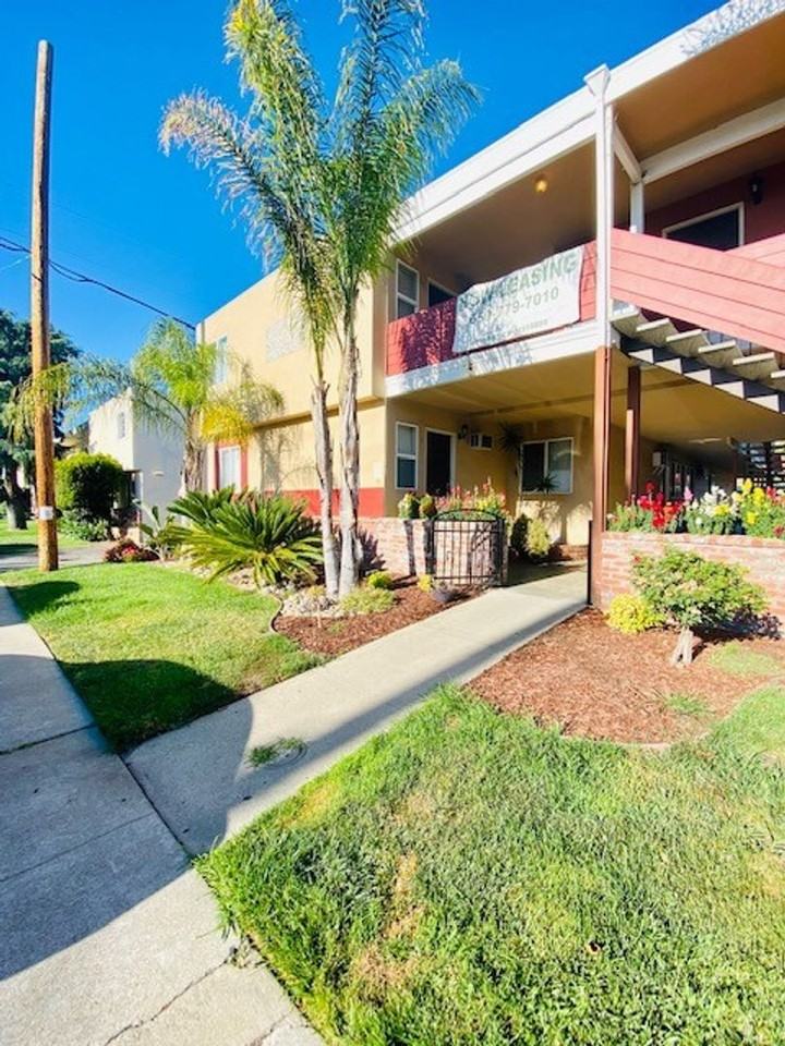 925 Pomeroy Ave. - Photo 2 of 50